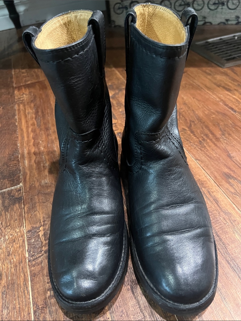 Frye Anna Shortie Black Leather women’s Ankle Boots | US 7